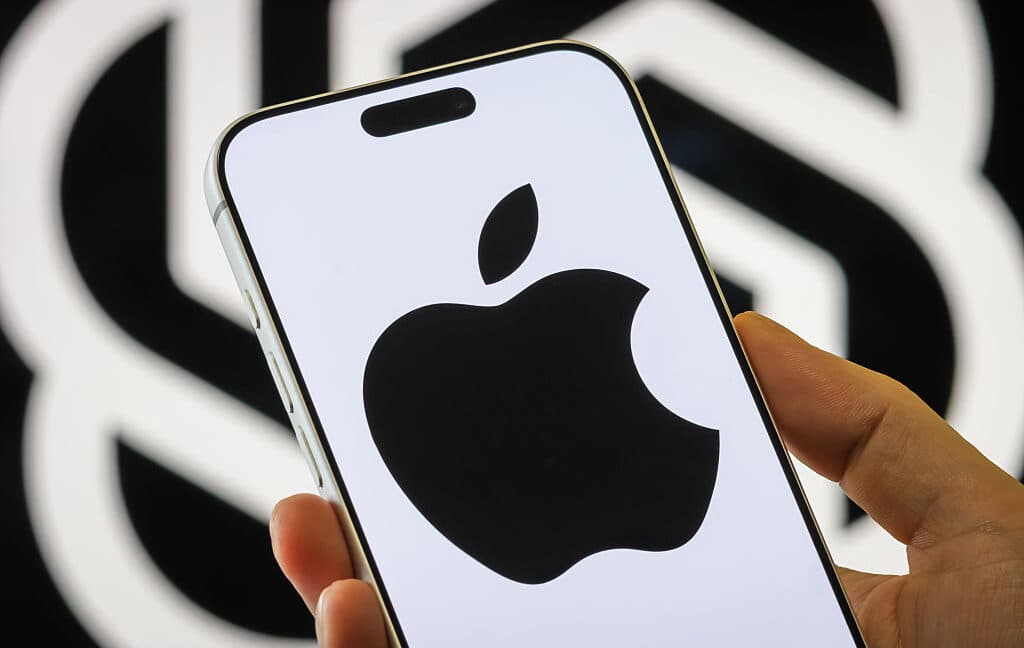 Apple's Quiet Exit From Musk's Antitrust Suit Leaves OpenAI Alone in the Crosshairs